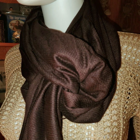 🤎 Elegant Rich Brown Shawl Blanket Scarf Wrap 🤎 - Picture 4 of 7